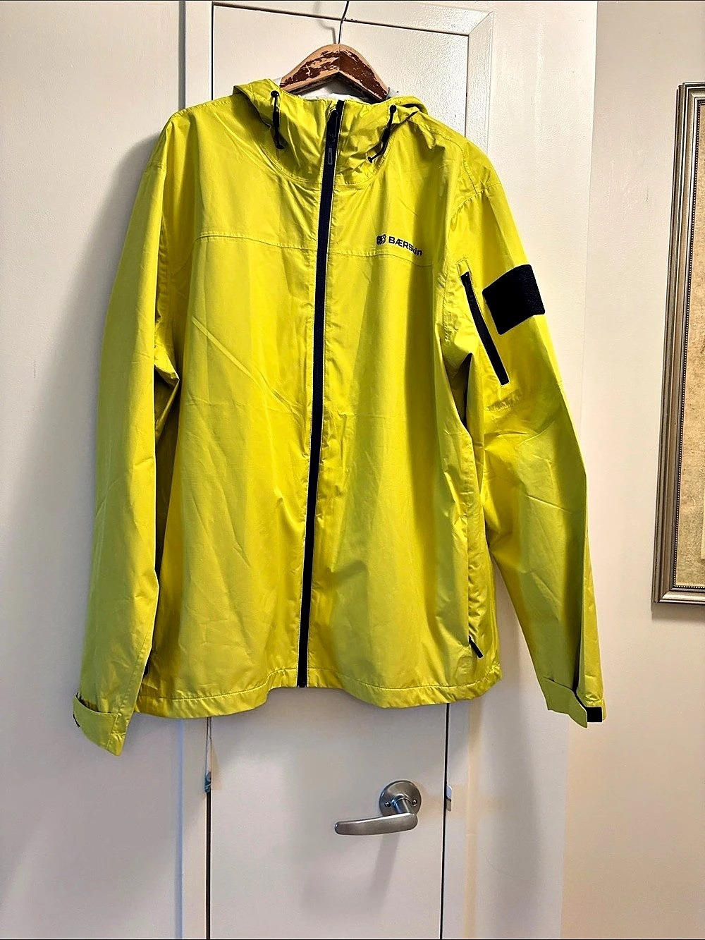 BAERskin Hooded Windbreaker in Yellow Size XL Like New